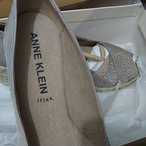 Anne Klein Women's Ezzie-c Wedge Sandals - Picture 5 of 6